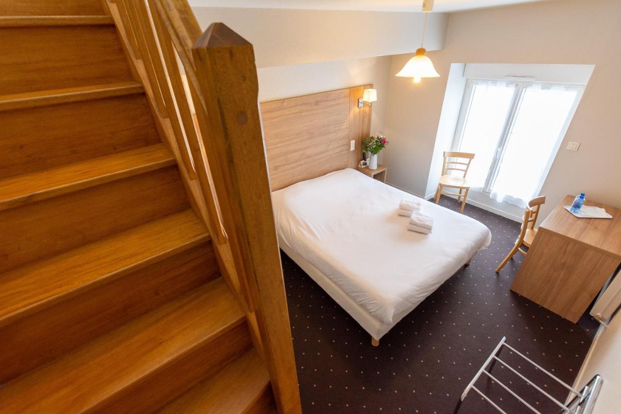 Logis Saint Louis Hotel La Suze-sur-Sarthe Exterior photo