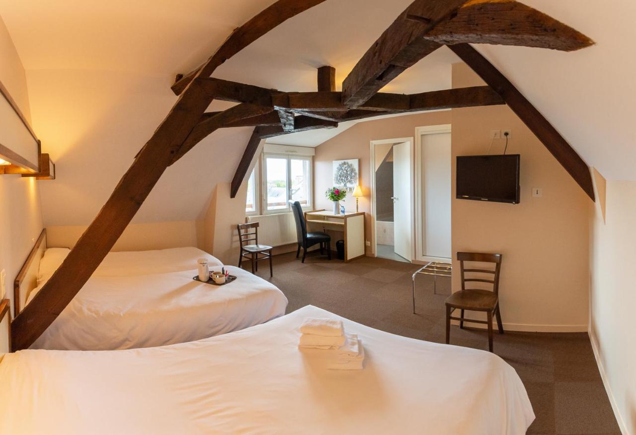 Logis Saint Louis Hotel La Suze-sur-Sarthe Exterior photo