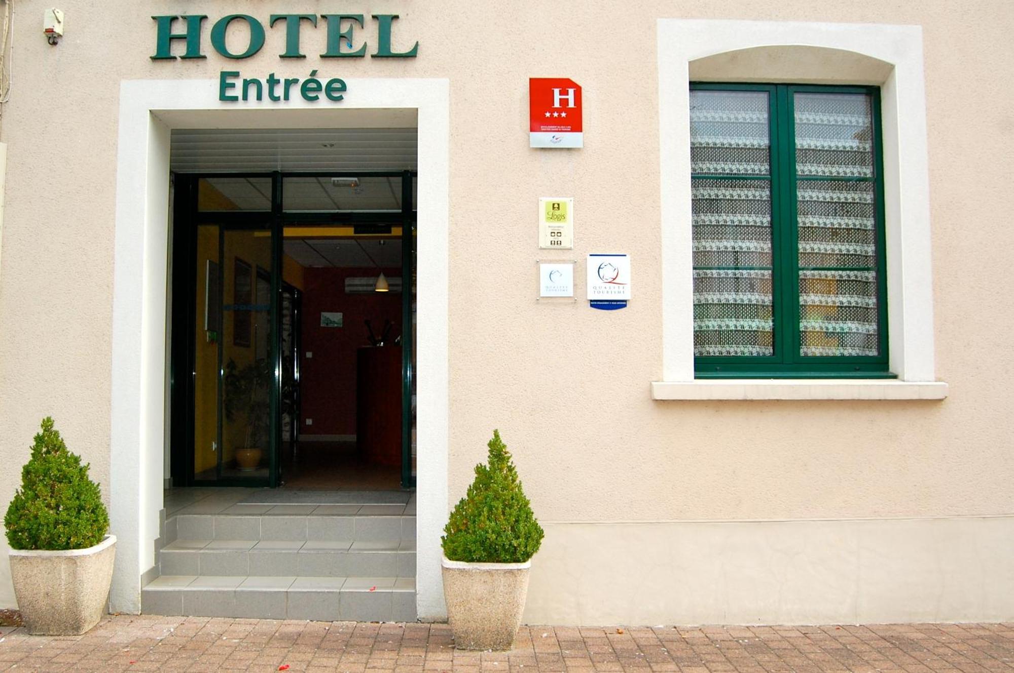 Logis Saint Louis Hotel La Suze-sur-Sarthe Exterior photo